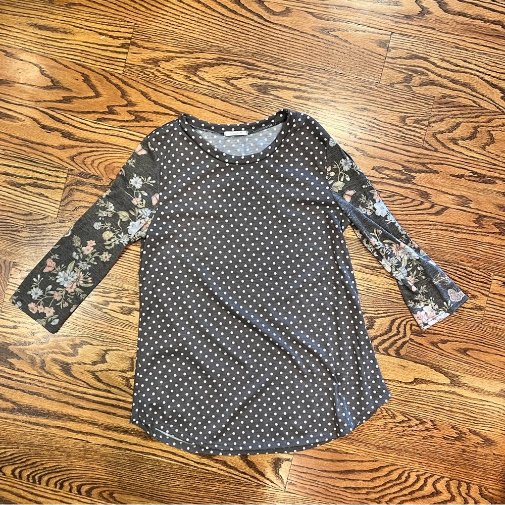 3/4 sleeve t shirt